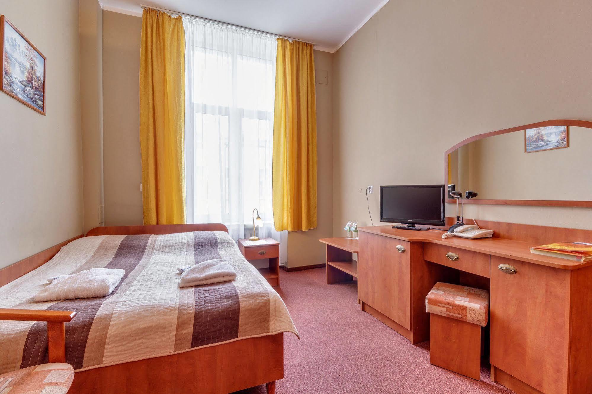 Hotel Mazowiecki Tomaszów Mazowiecki Dış mekan fotoğraf